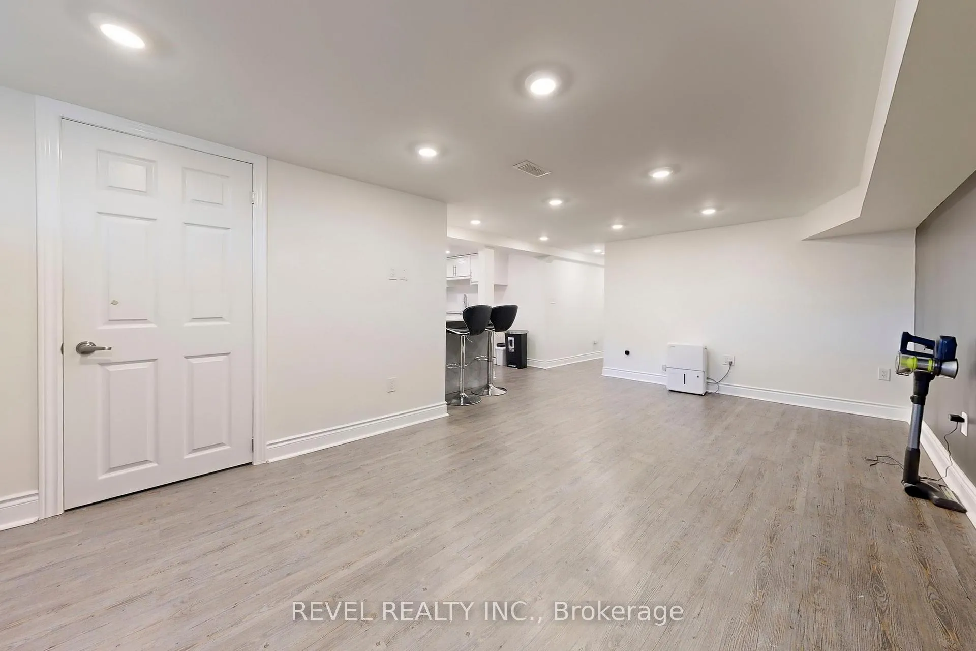 Photo 7 of 213 Rosedale Drive, Whitby, Downtown Whitby — HOMEH