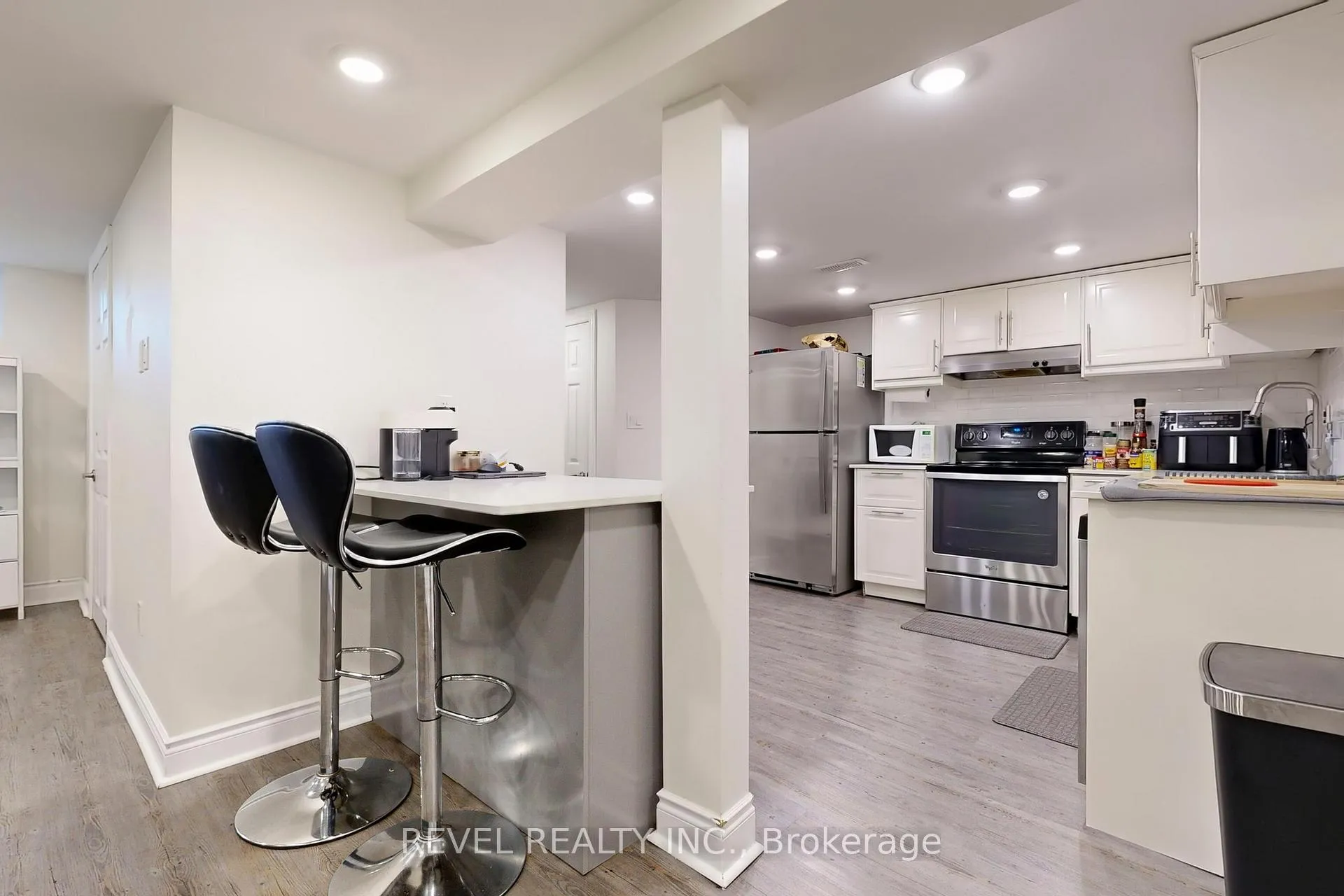 Photo 8 of 213 Rosedale Drive, Whitby, Downtown Whitby — HOMEH