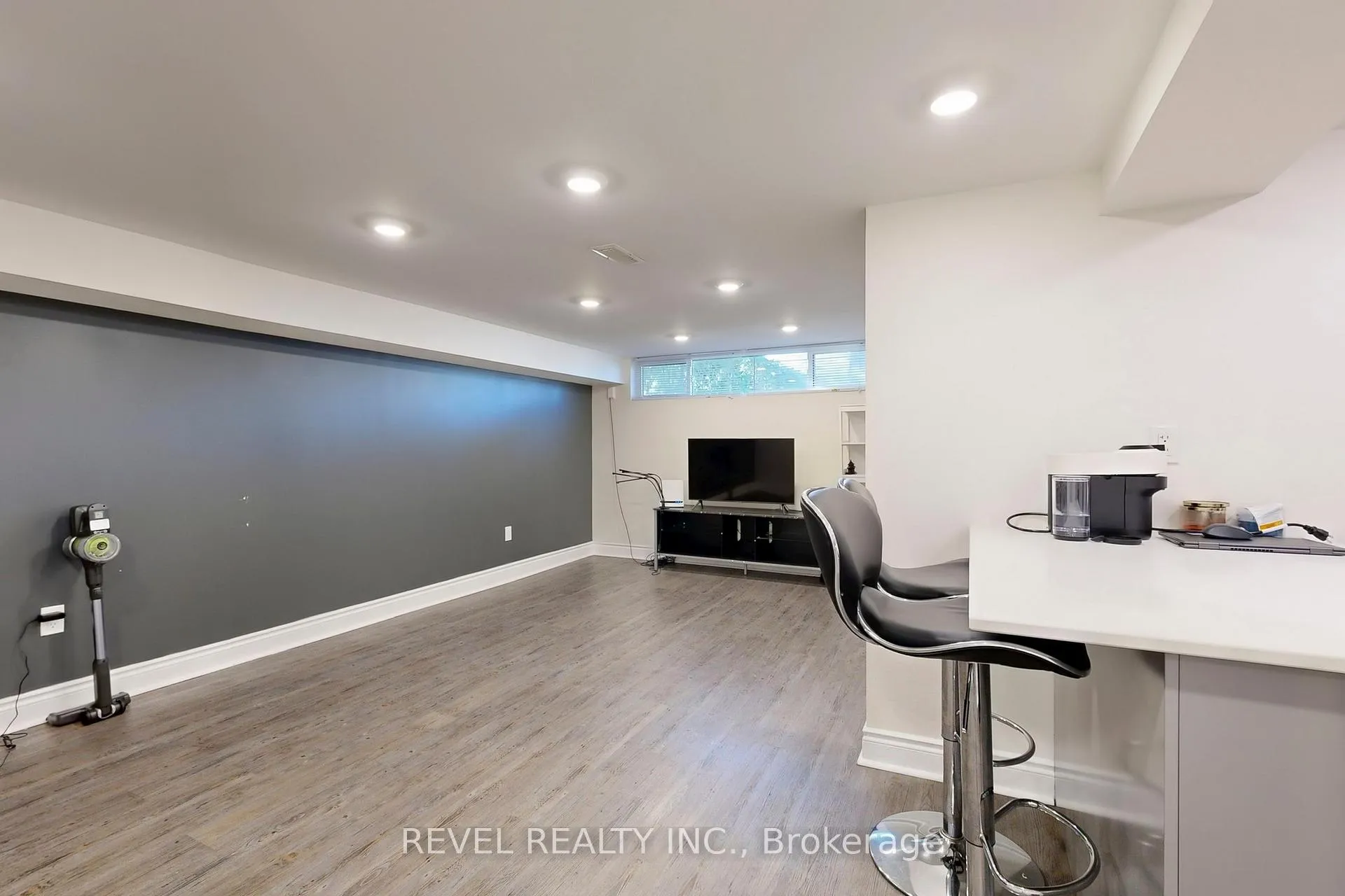 Photo 9 of 213 Rosedale Drive, Whitby, Downtown Whitby — HOMEH