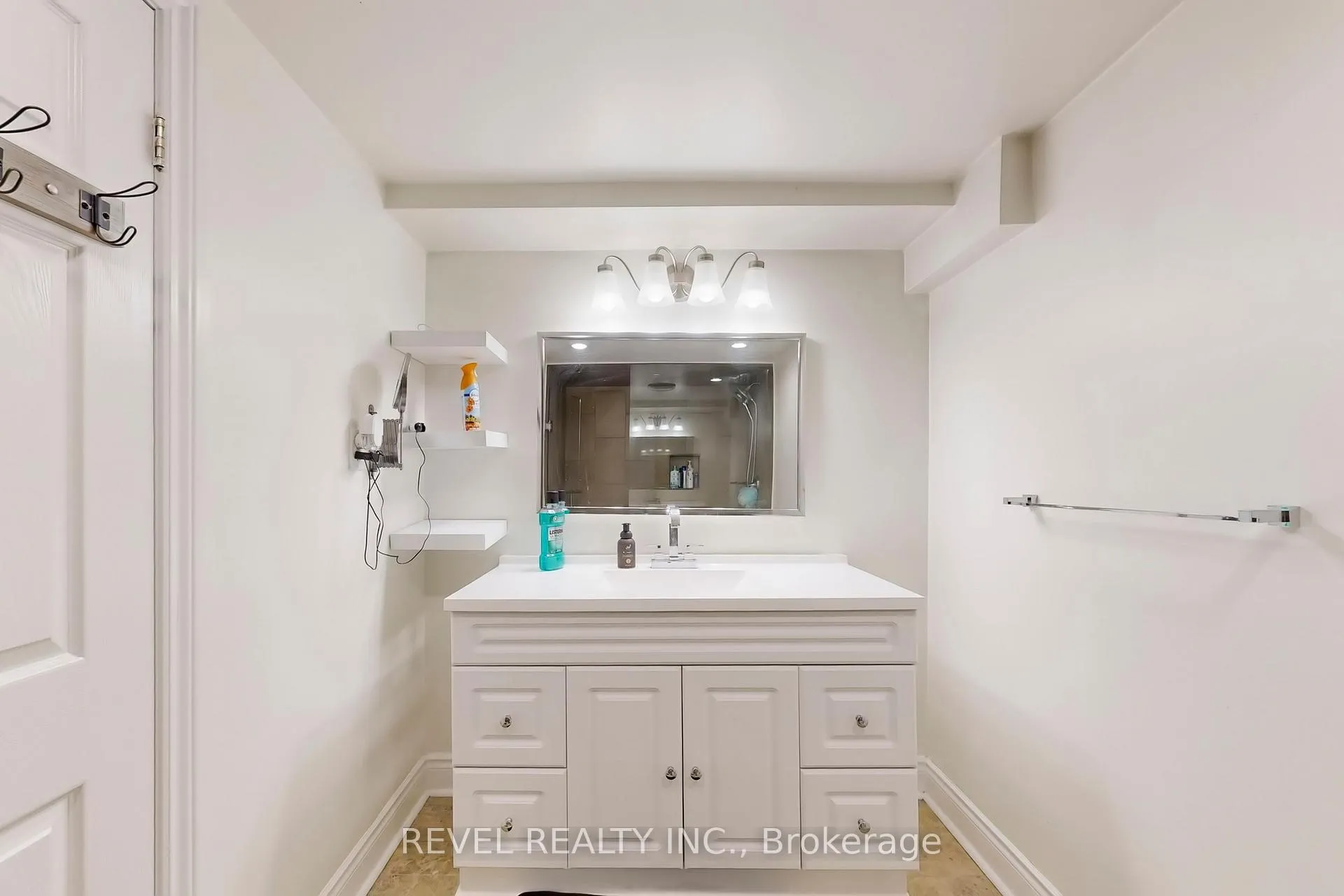 Photo 16 of 213 Rosedale Drive, Whitby, Downtown Whitby — HOMEH