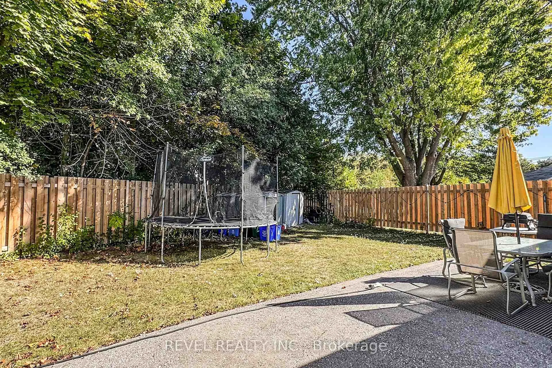 Photo 19 of 213 Rosedale Drive, Whitby, Downtown Whitby — HOMEH
