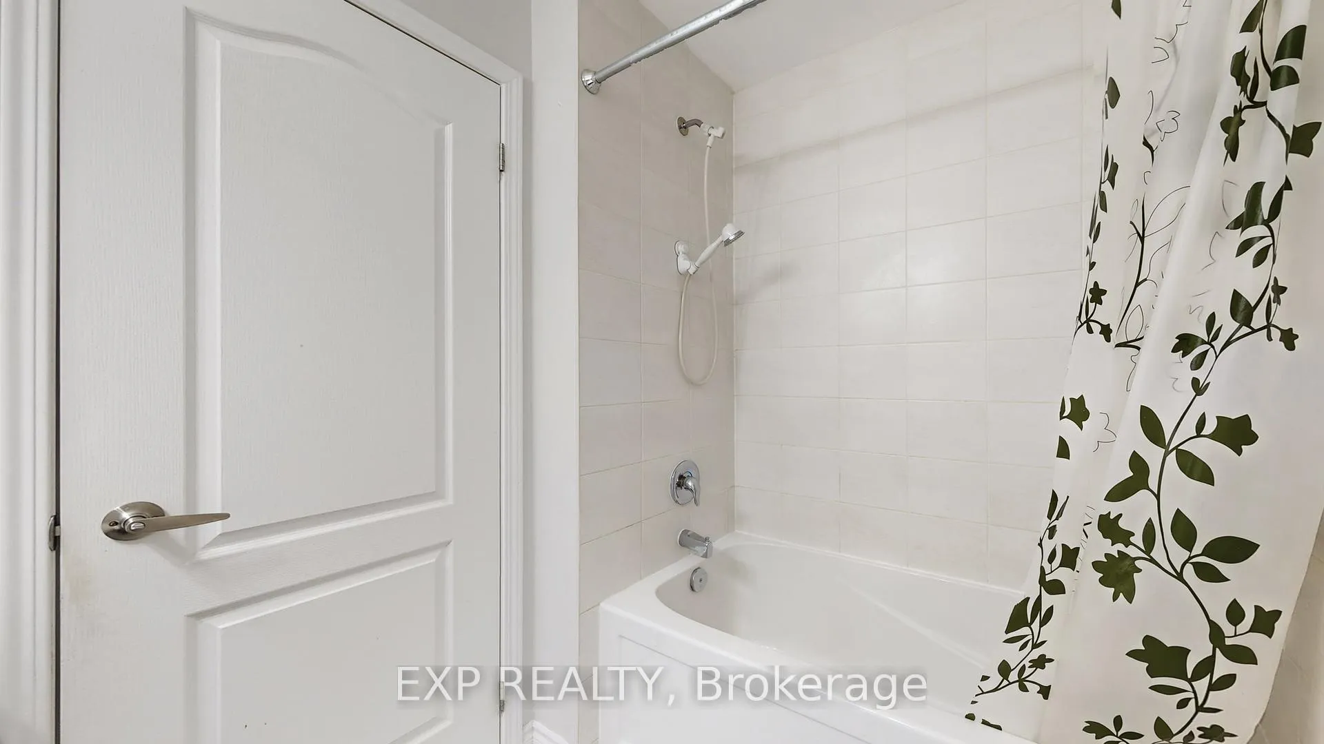 Photo 15 of 27 Leadenhall Road, Brampton, Northwest Brampton — HOMEH
