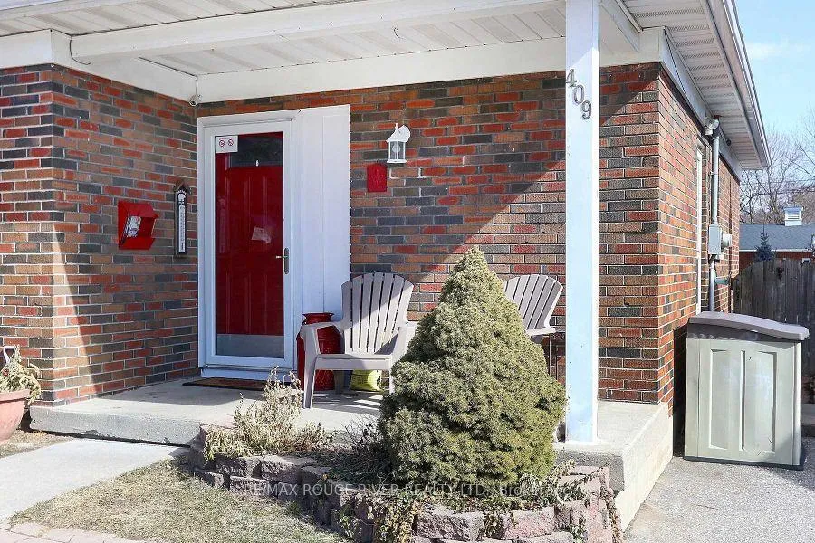 Photo 2 of 409 Peel Street, Whitby, Downtown Whitby — HOMEH