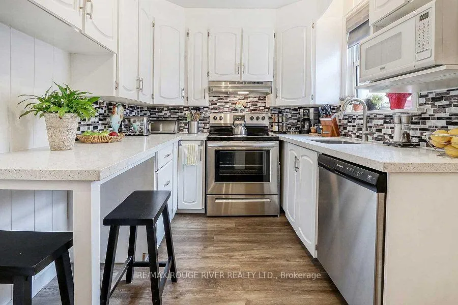 Photo 5 of 409 Peel Street, Whitby, Downtown Whitby — HOMEH