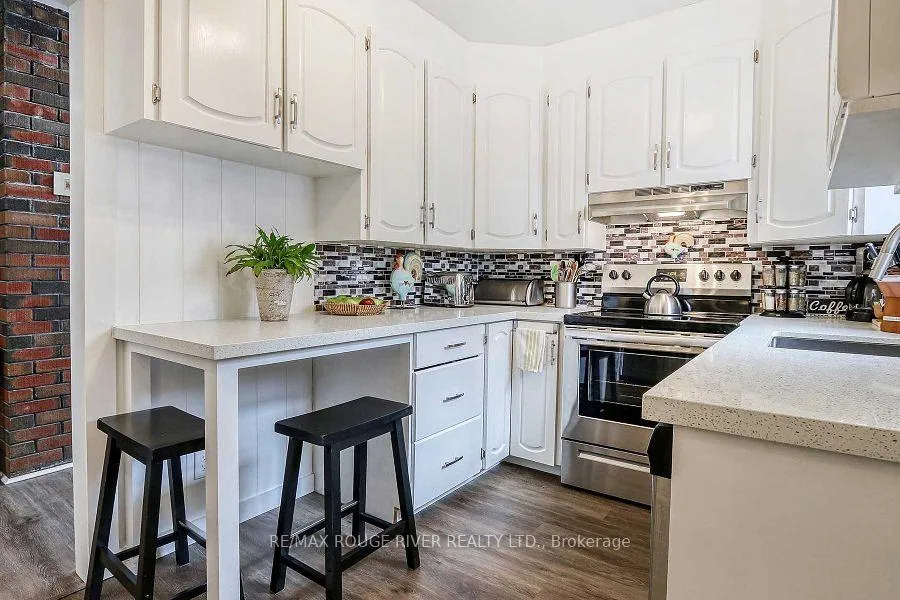 Photo 6 of 409 Peel Street, Whitby, Downtown Whitby — HOMEH