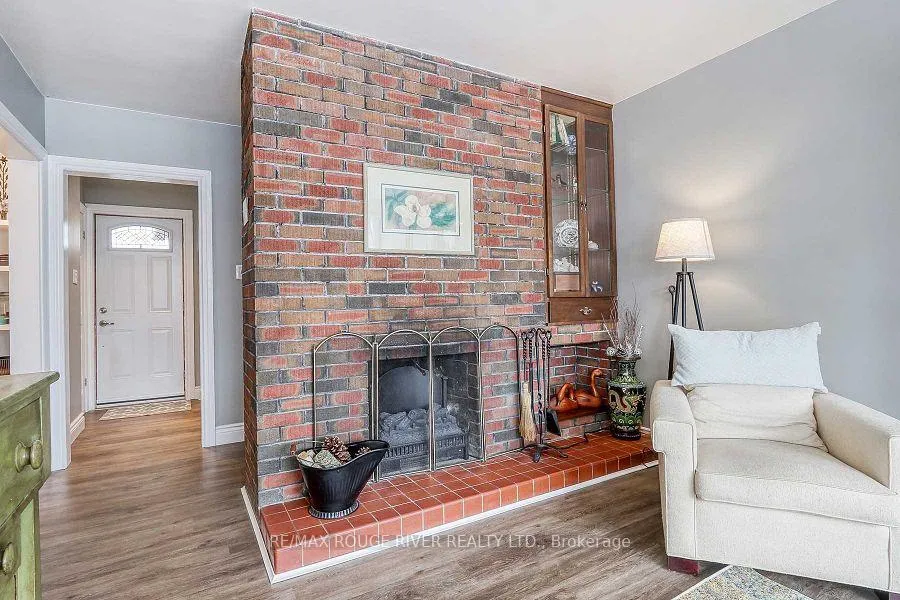 Photo 8 of 409 Peel Street, Whitby, Downtown Whitby — HOMEH