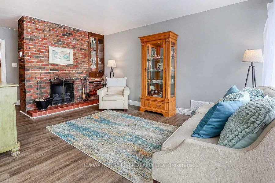 Photo 9 of 409 Peel Street, Whitby, Downtown Whitby — HOMEH