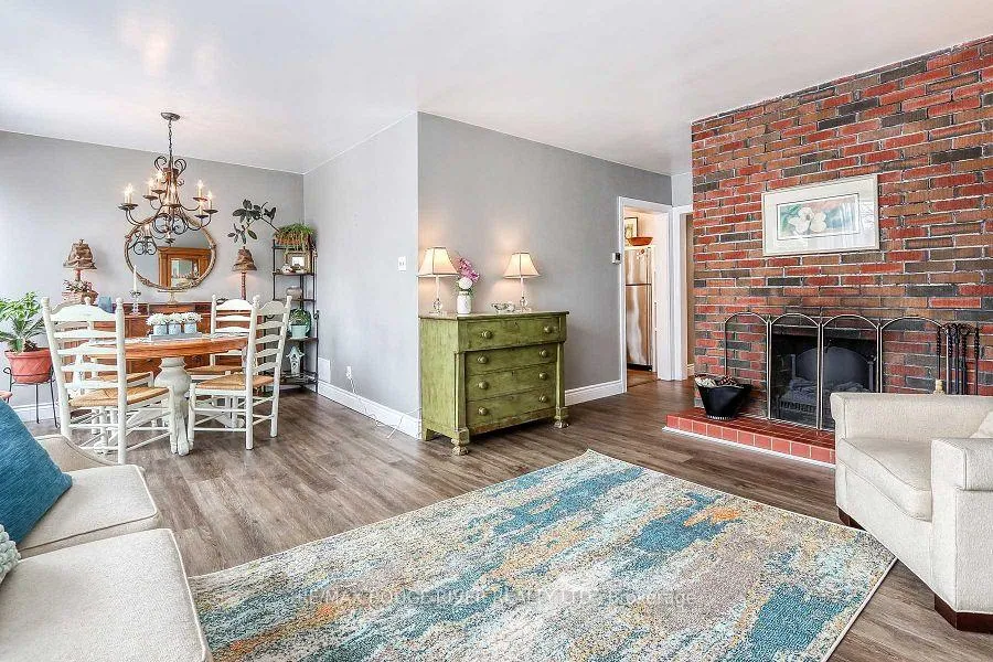 Photo 11 of 409 Peel Street, Whitby, Downtown Whitby — HOMEH