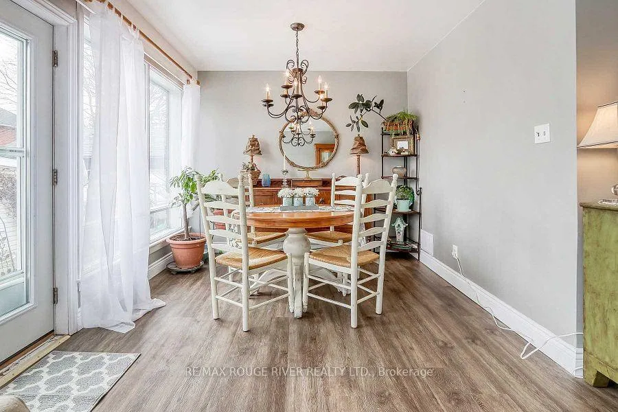Photo 13 of 409 Peel Street, Whitby, Downtown Whitby — HOMEH