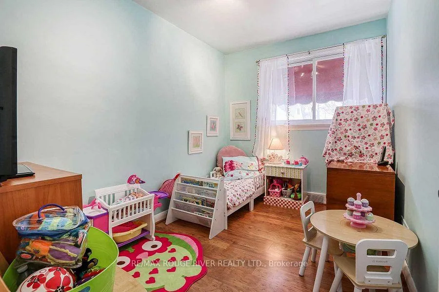 Photo 15 of 409 Peel Street, Whitby, Downtown Whitby — HOMEH