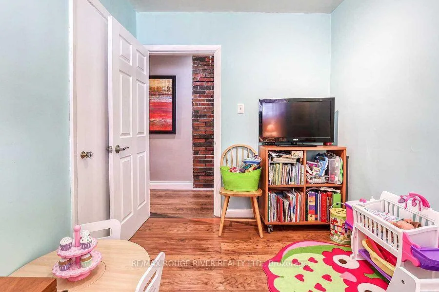 Photo 16 of 409 Peel Street, Whitby, Downtown Whitby — HOMEH