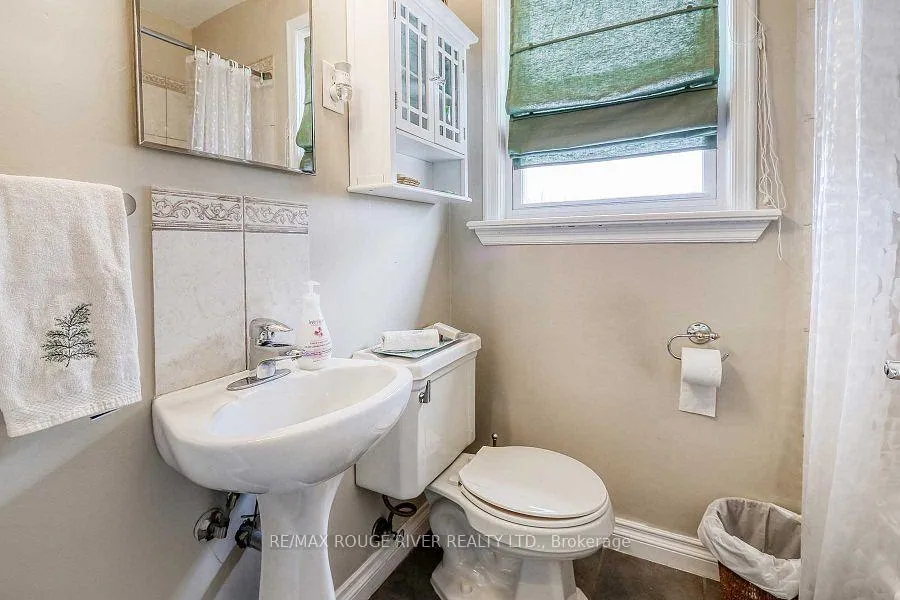 Photo 17 of 409 Peel Street, Whitby, Downtown Whitby — HOMEH