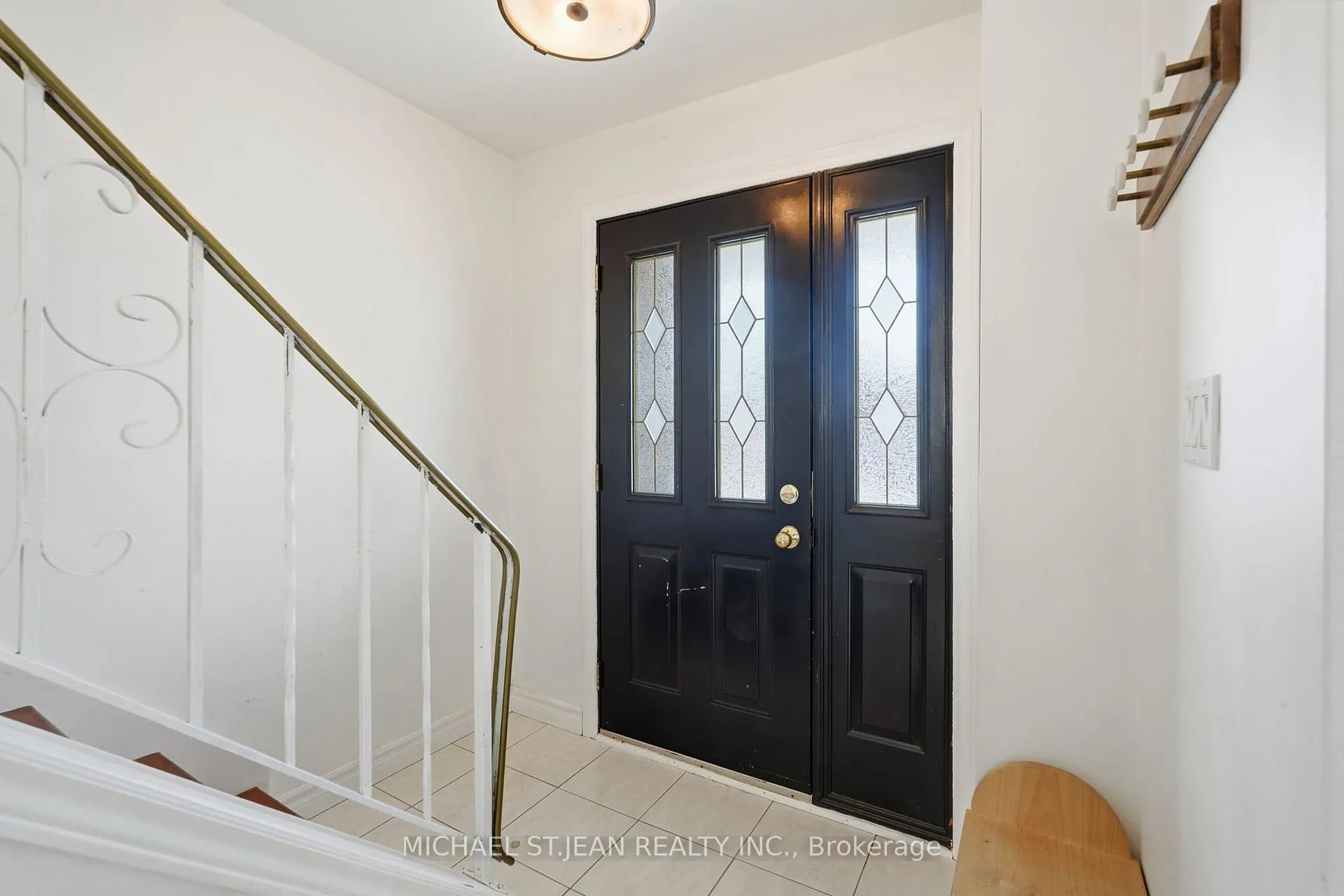 Photo 6 of 130 Riverdale Drive, Hamilton, Riverdale — HOMEH
