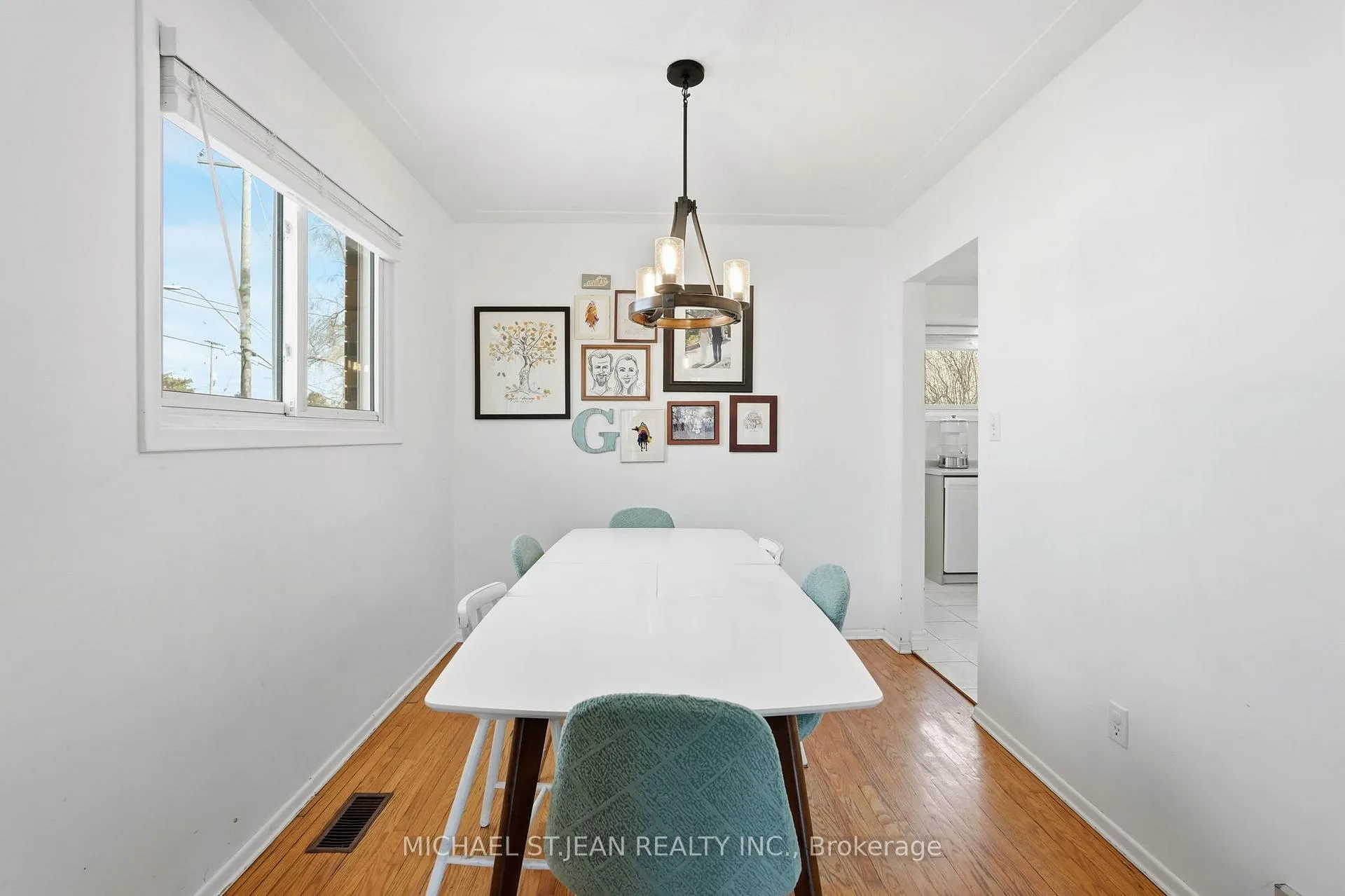 Photo 10 of 130 Riverdale Drive, Hamilton, Riverdale — HOMEH