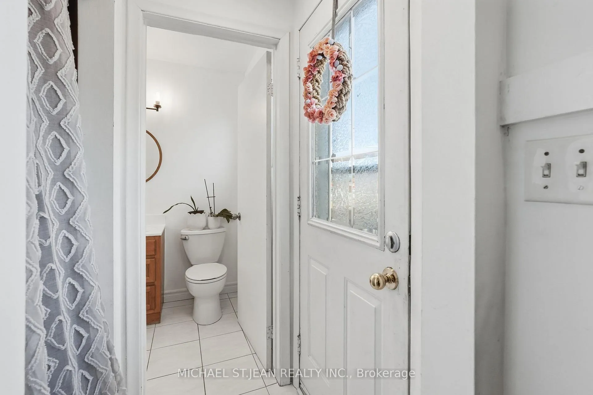 Photo 14 of 130 Riverdale Drive, Hamilton, Riverdale — HOMEH
