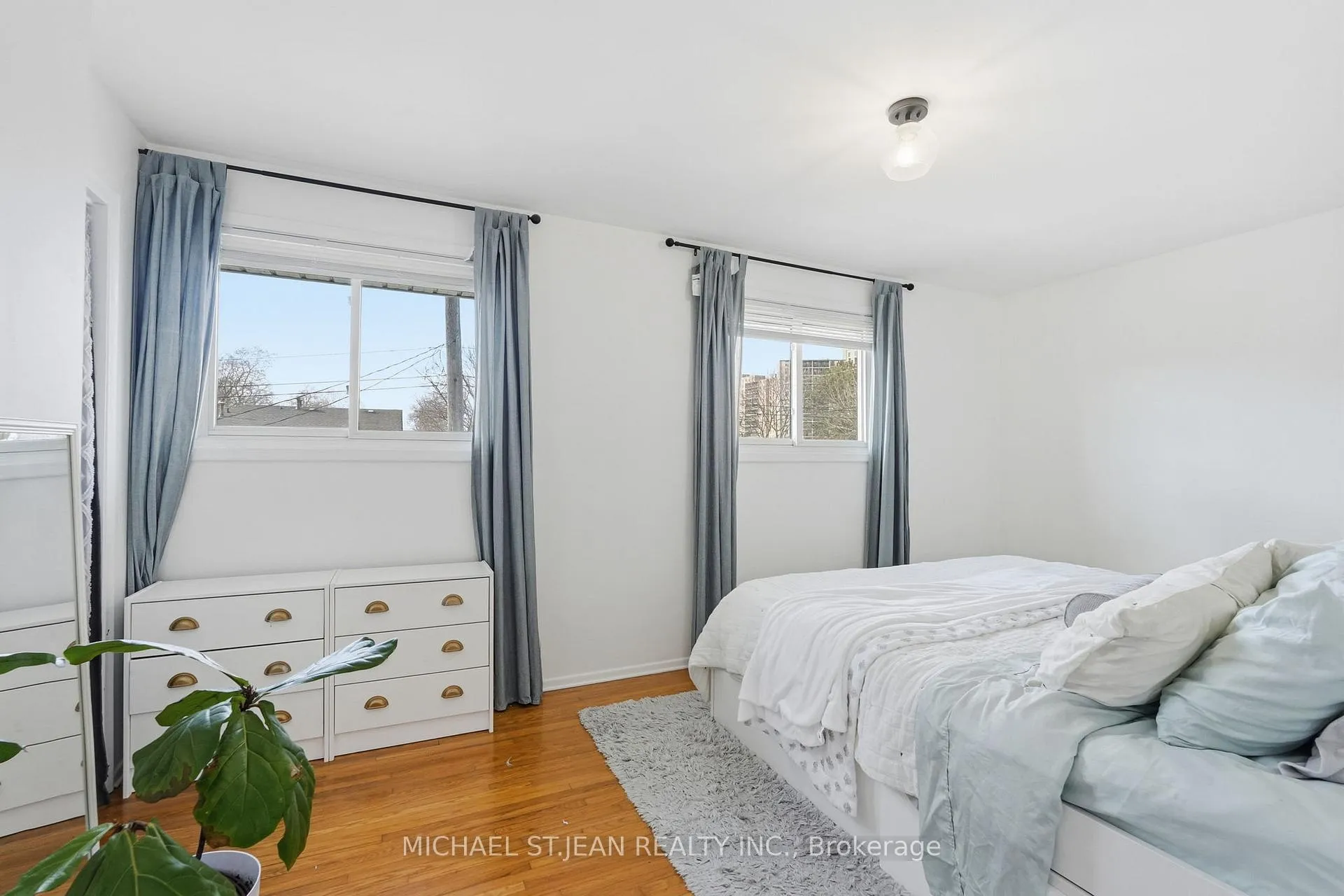Photo 16 of 130 Riverdale Drive, Hamilton, Riverdale — HOMEH