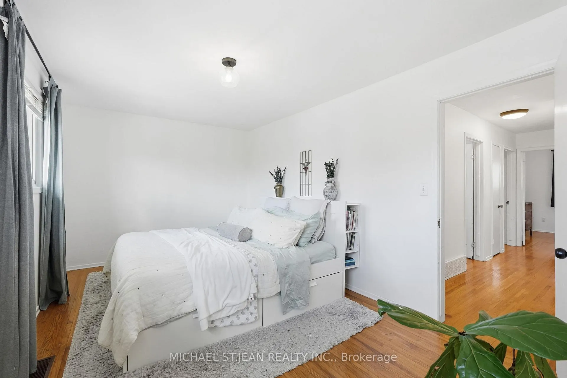 Photo 18 of 130 Riverdale Drive, Hamilton, Riverdale — HOMEH