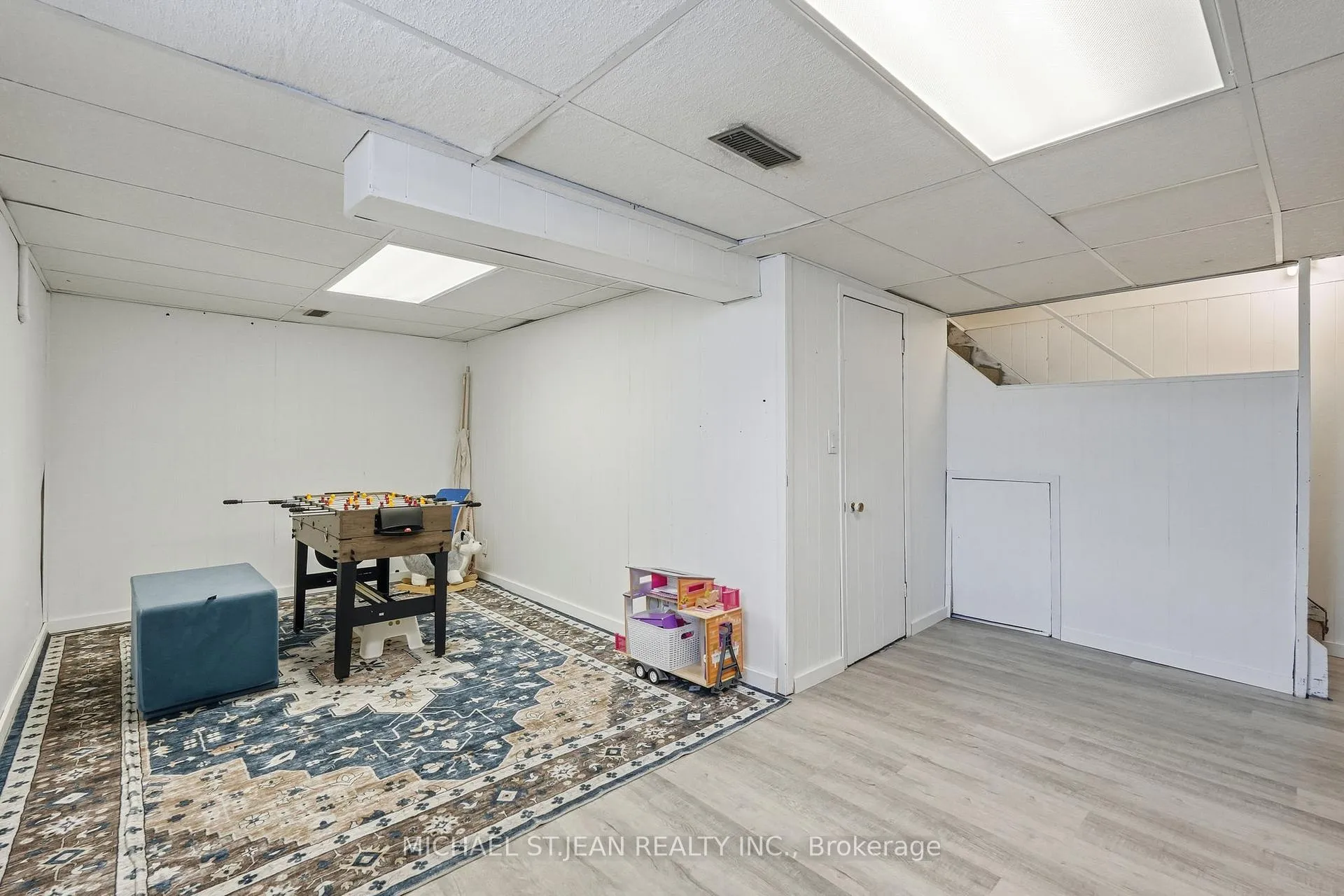 Photo 29 of 130 Riverdale Drive, Hamilton, Riverdale — HOMEH