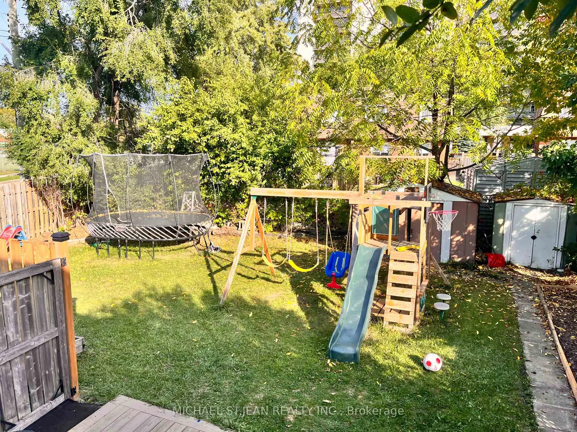 Photo 44 of 130 Riverdale Drive, Hamilton, Riverdale — HOMEH