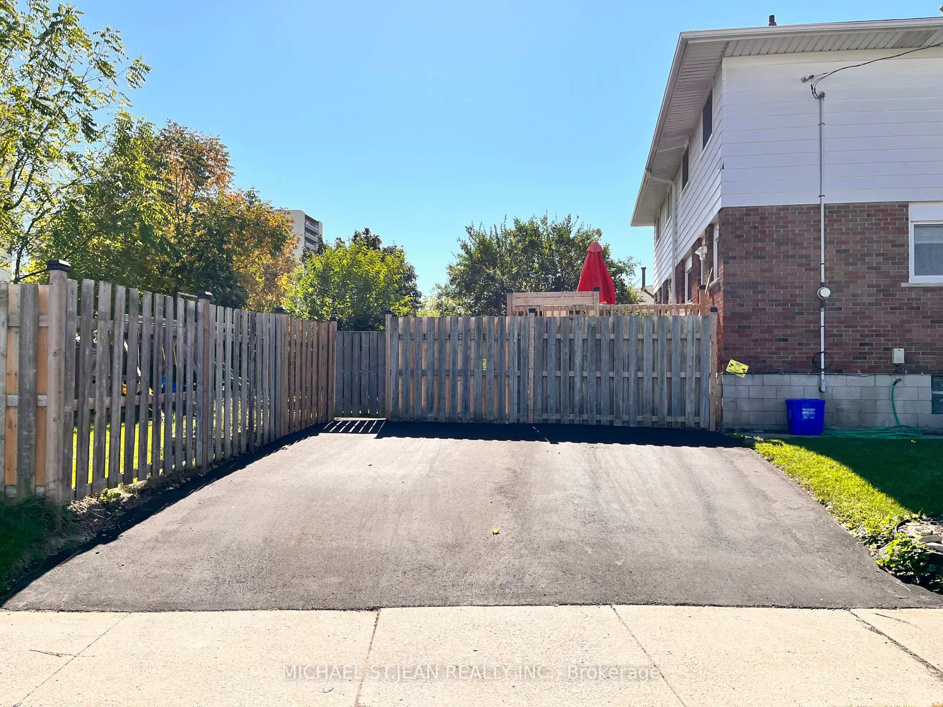 Photo 45 of 130 Riverdale Drive, Hamilton, Riverdale — HOMEH