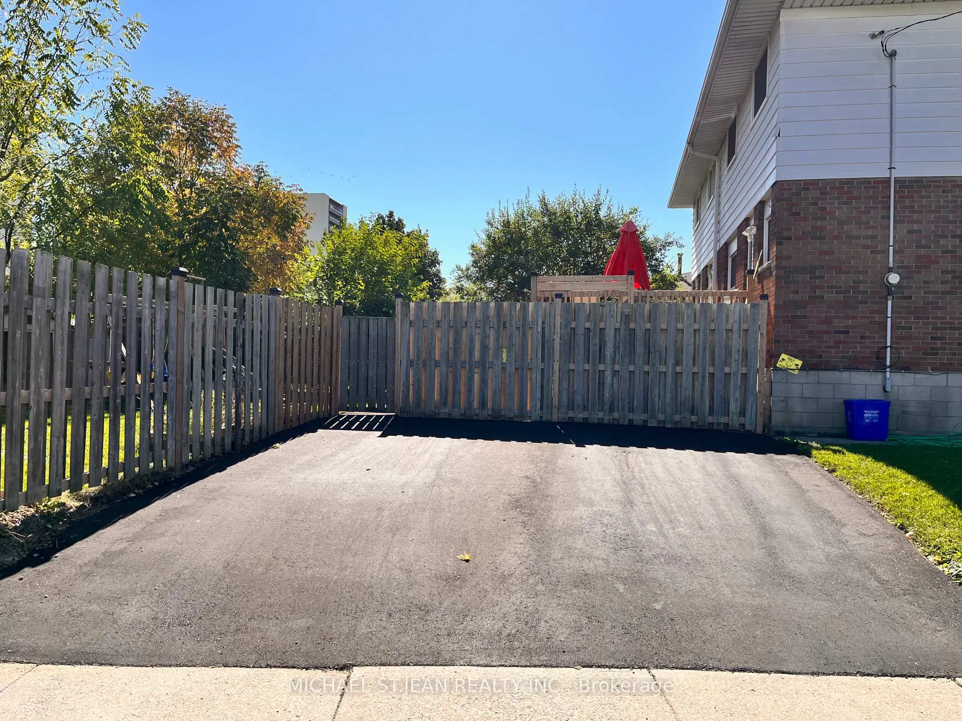 Photo 46 of 130 Riverdale Drive, Hamilton, Riverdale — HOMEH