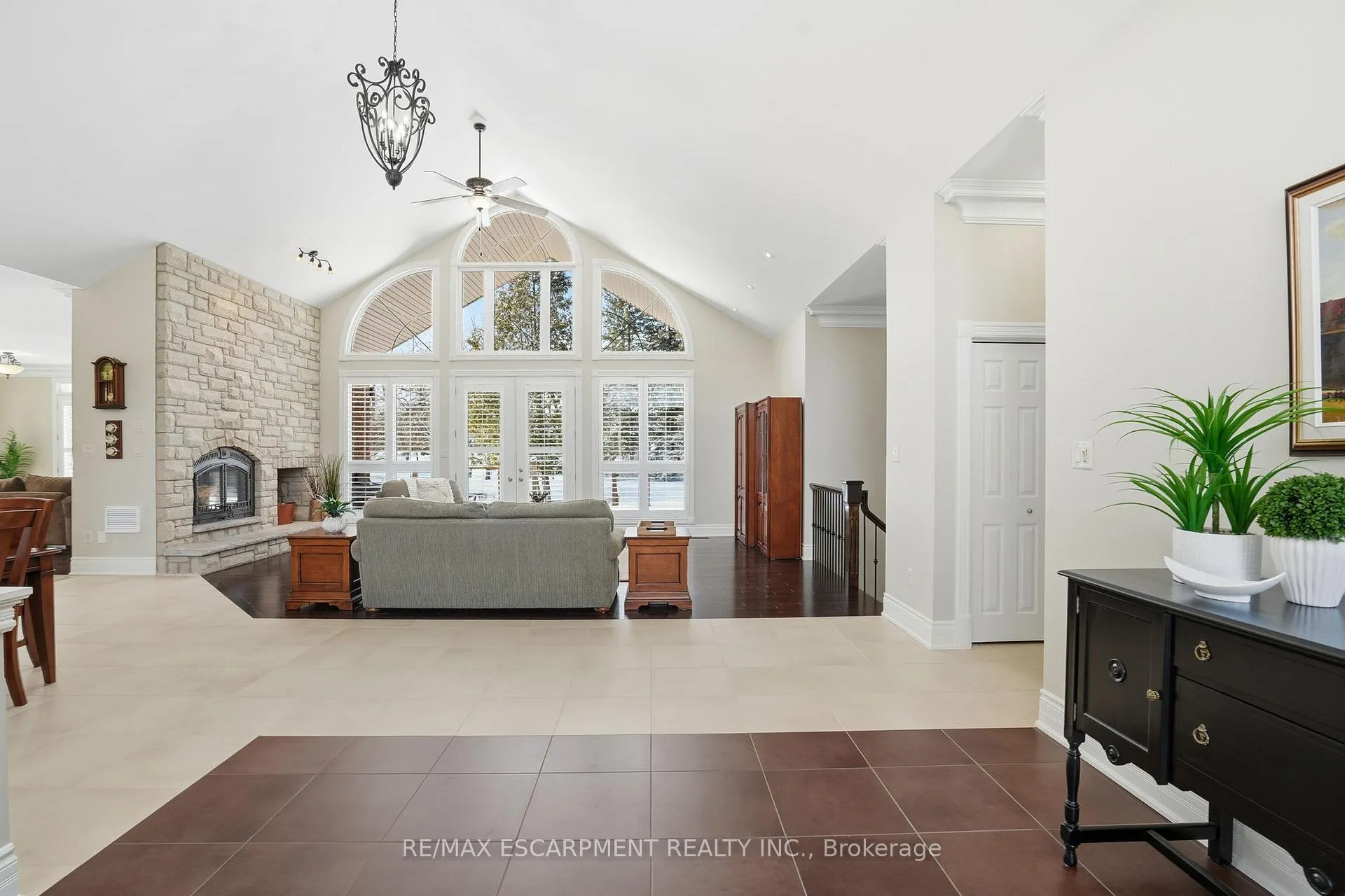 Photo 6 of 4058 Maddaugh Road, Puslinch, Crieff/Aikensville/Killean — HOMEH