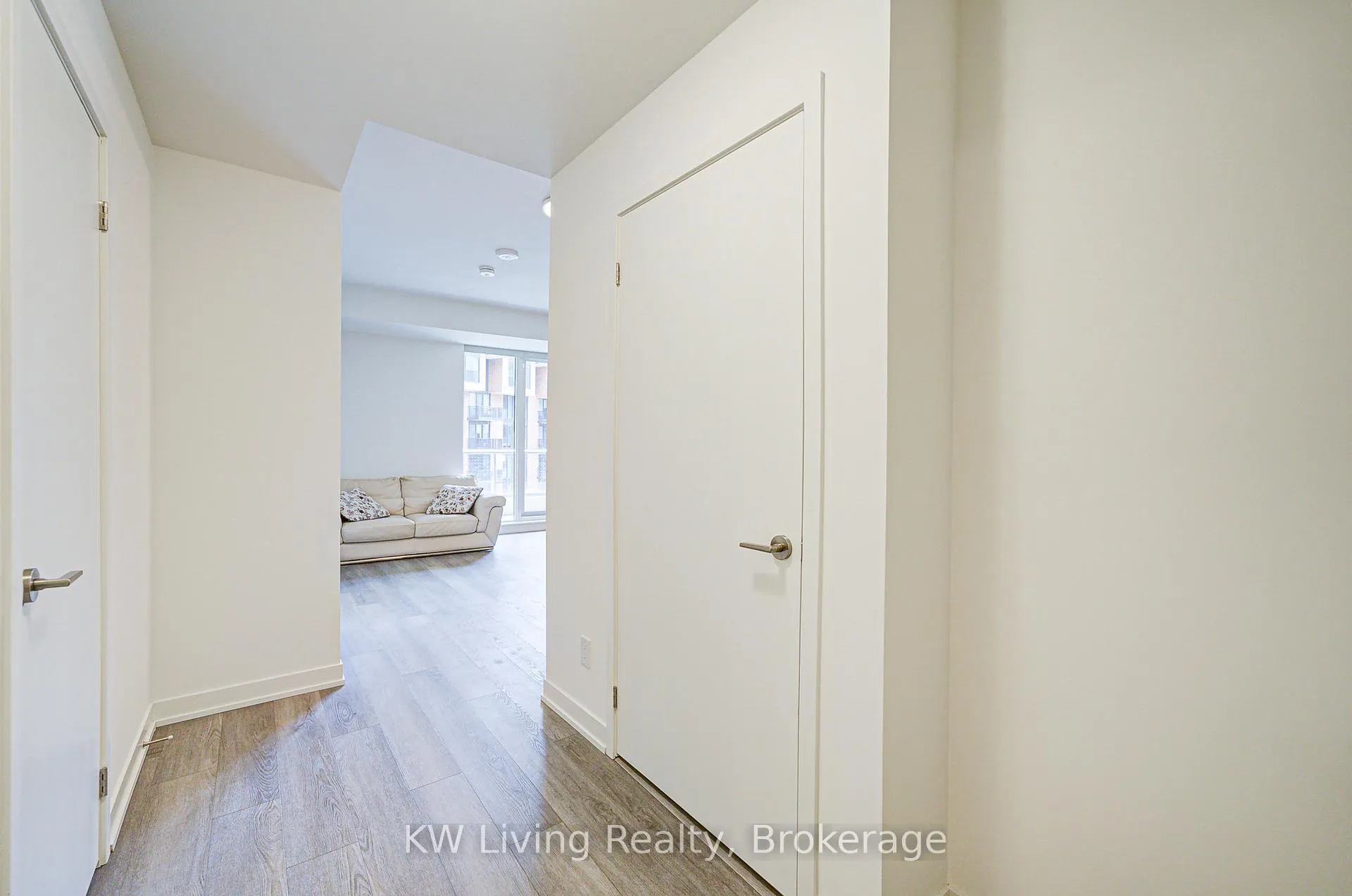Photo 2 of Unit 712, 292 Verdale Crossing, Markham, Unionville — HOMEH