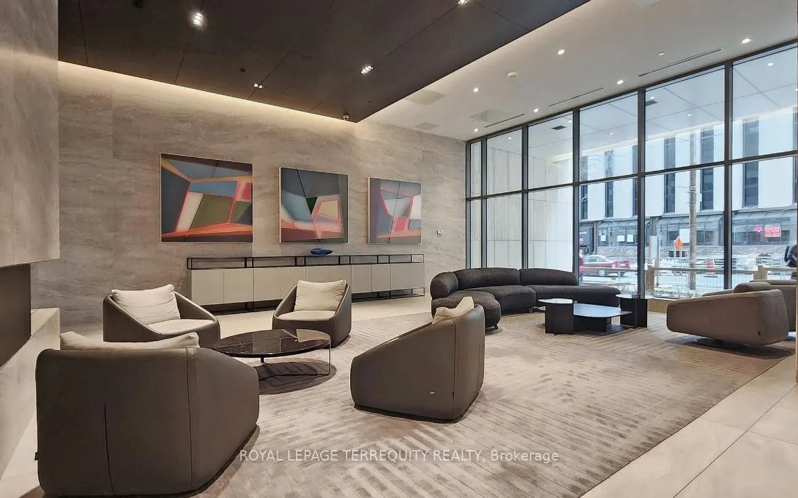 Photo 3 of Unit 5105, 2221 Yonge Street, Toronto, Mount Pleasant West — HOMEH