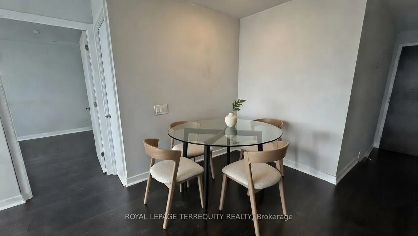 Photo 4 of Unit 5105, 2221 Yonge Street, Toronto, Mount Pleasant West — HOMEH