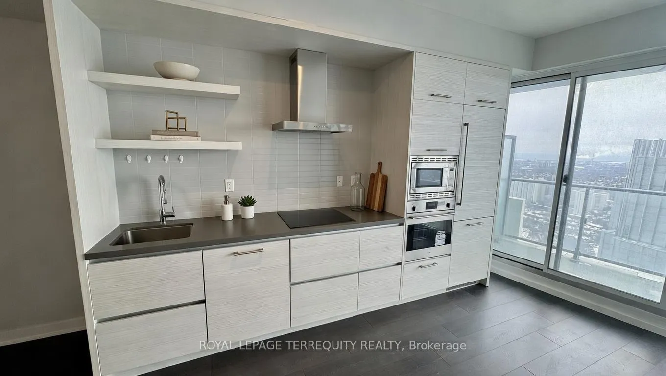 Photo 6 of Unit 5105, 2221 Yonge Street, Toronto, Mount Pleasant West — HOMEH