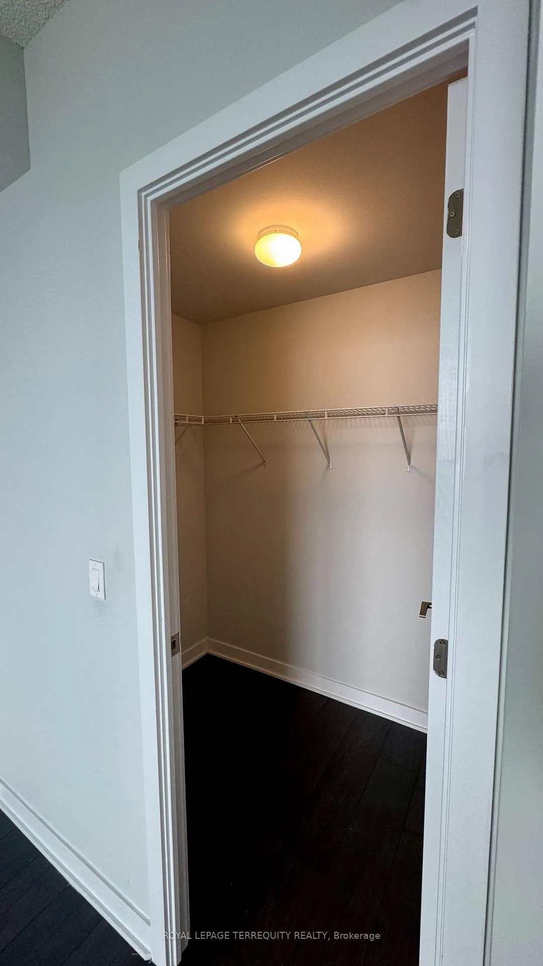 Photo 9 of Unit 5105, 2221 Yonge Street, Toronto, Mount Pleasant West — HOMEH