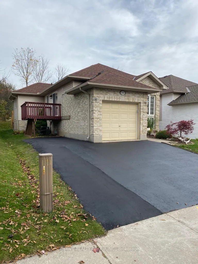 Photo 3 of 111 Meadowridge Road, London, North M — HOMEH
