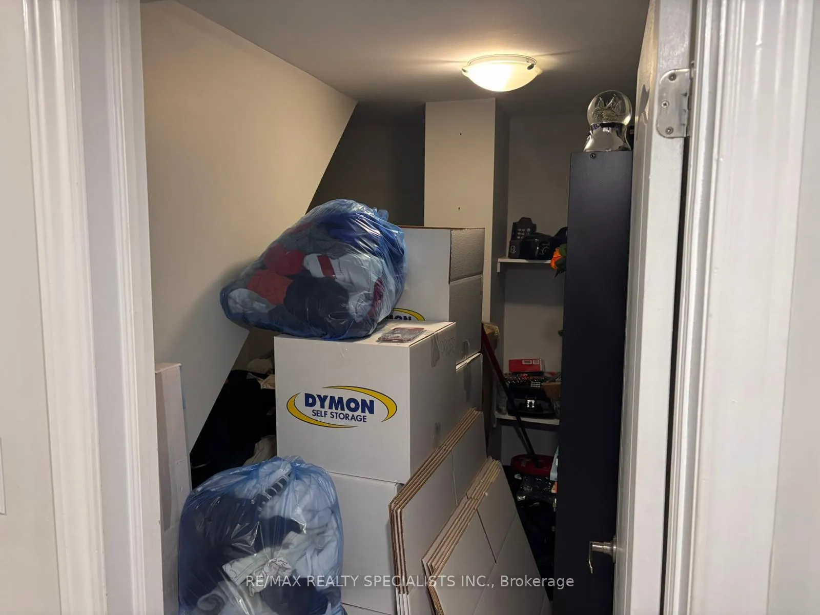 Photo 10 of Unit (LOWER), 16 Mandarin Crescent, Brampton, Central Park — HOMEH