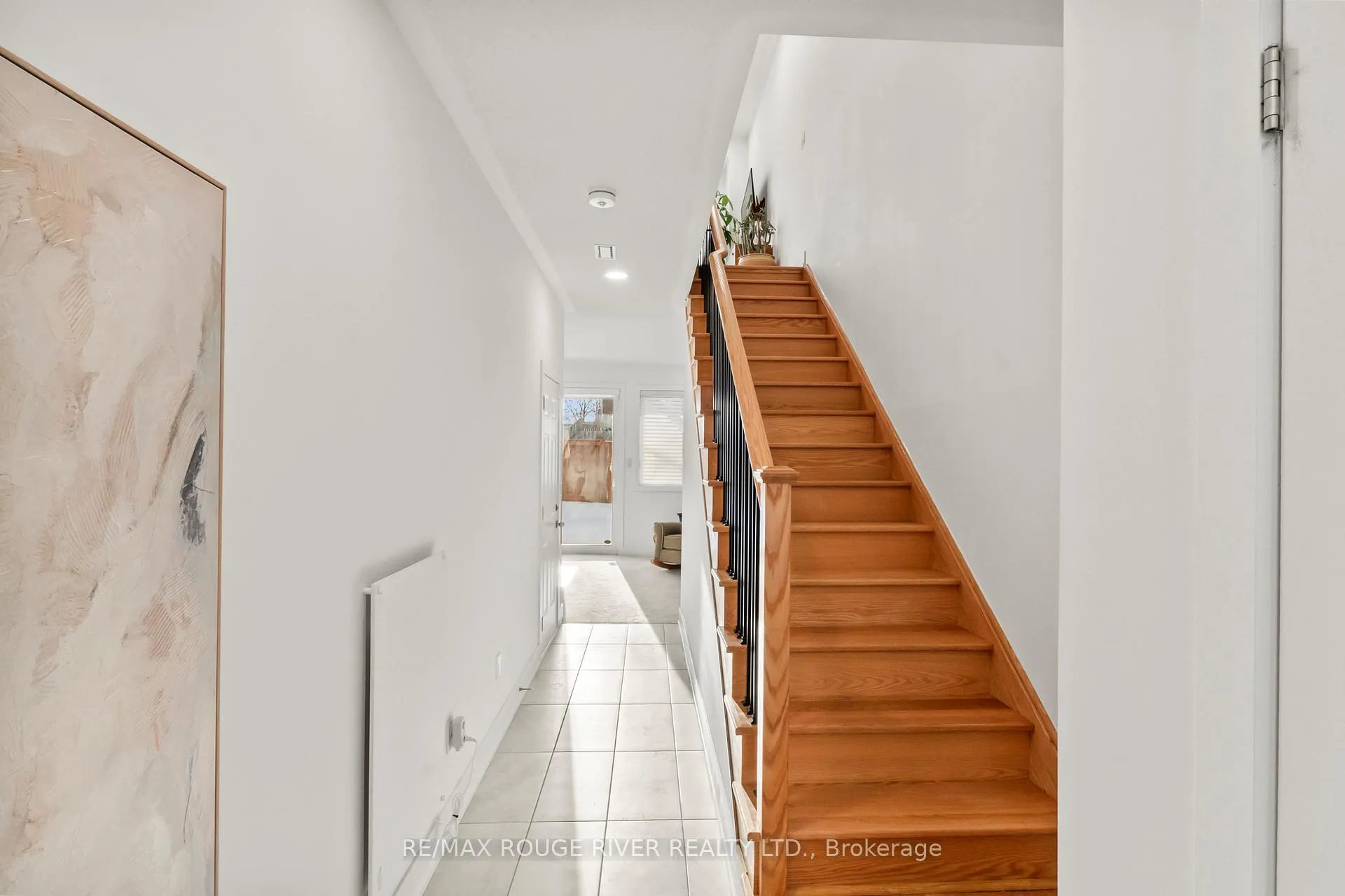 Photo 4 of 22 Waterside Way, Whitby, Port Whitby — HOMEH
