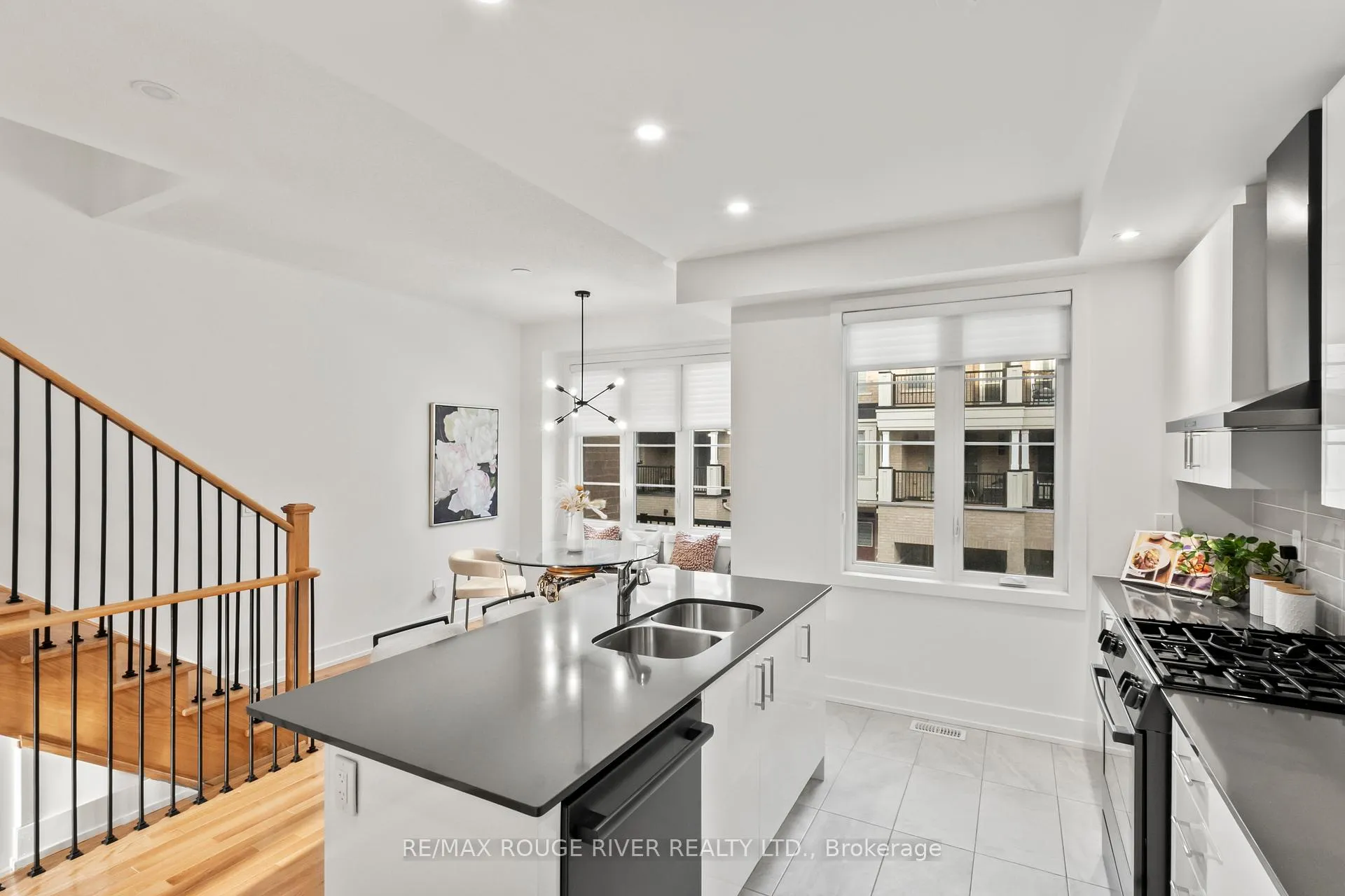 Photo 18 of 22 Waterside Way, Whitby, Port Whitby — HOMEH