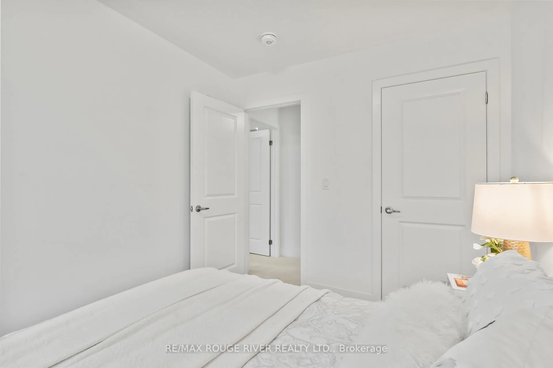 Photo 28 of 22 Waterside Way, Whitby, Port Whitby — HOMEH