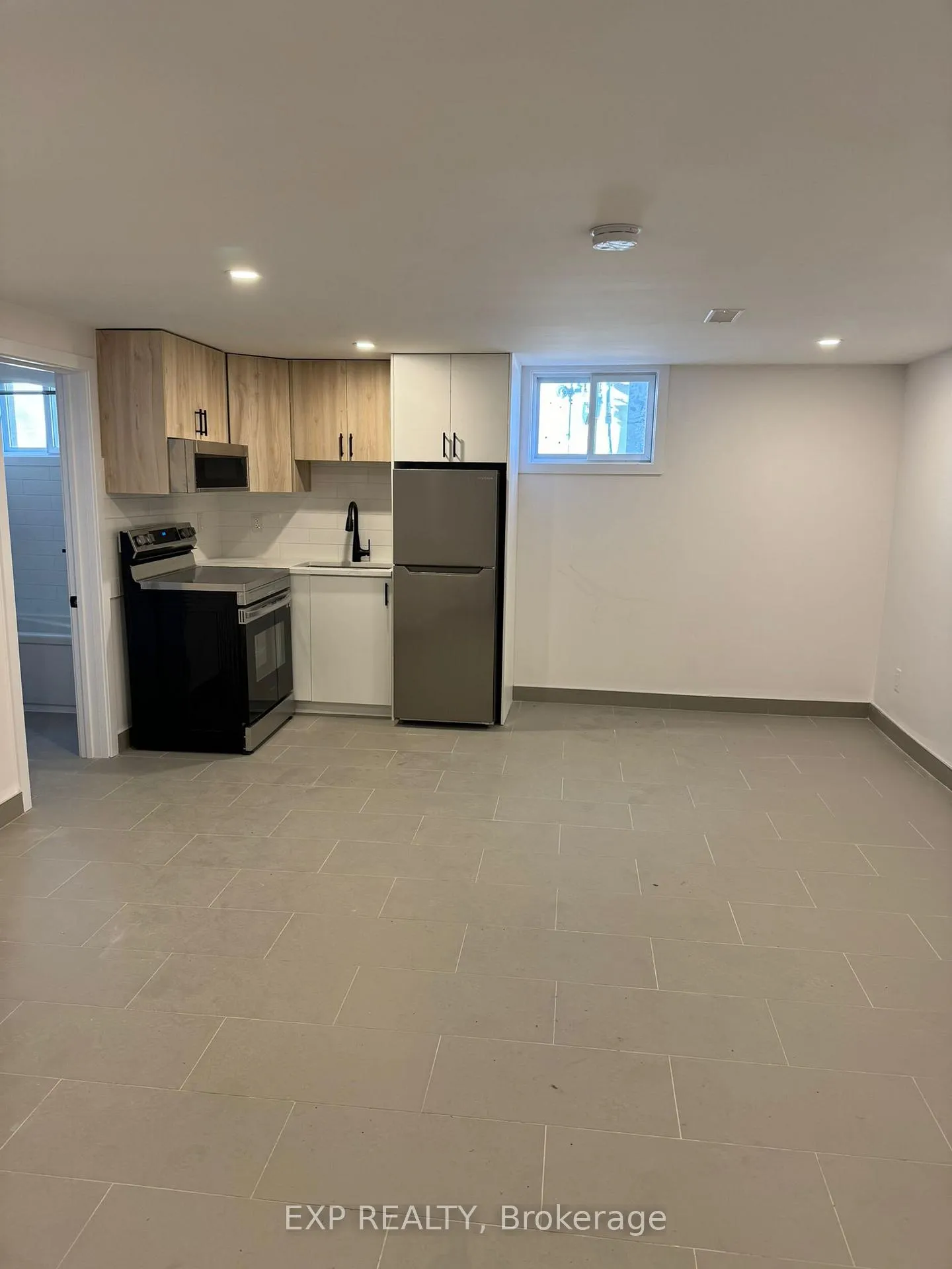Photo 1 of Unit 2A, 2434 Clover Street, Ottawa, Heron Park — HOMEH