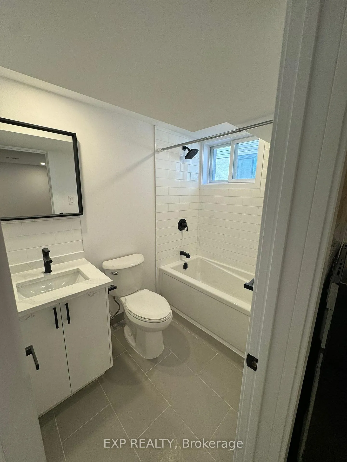 Photo 2 of Unit 2A, 2434 Clover Street, Ottawa, Heron Park — HOMEH