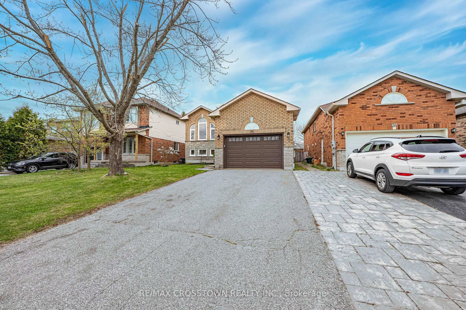 Photo 3 of 36 Leslie Avenue, Barrie, Holly — HOMEH