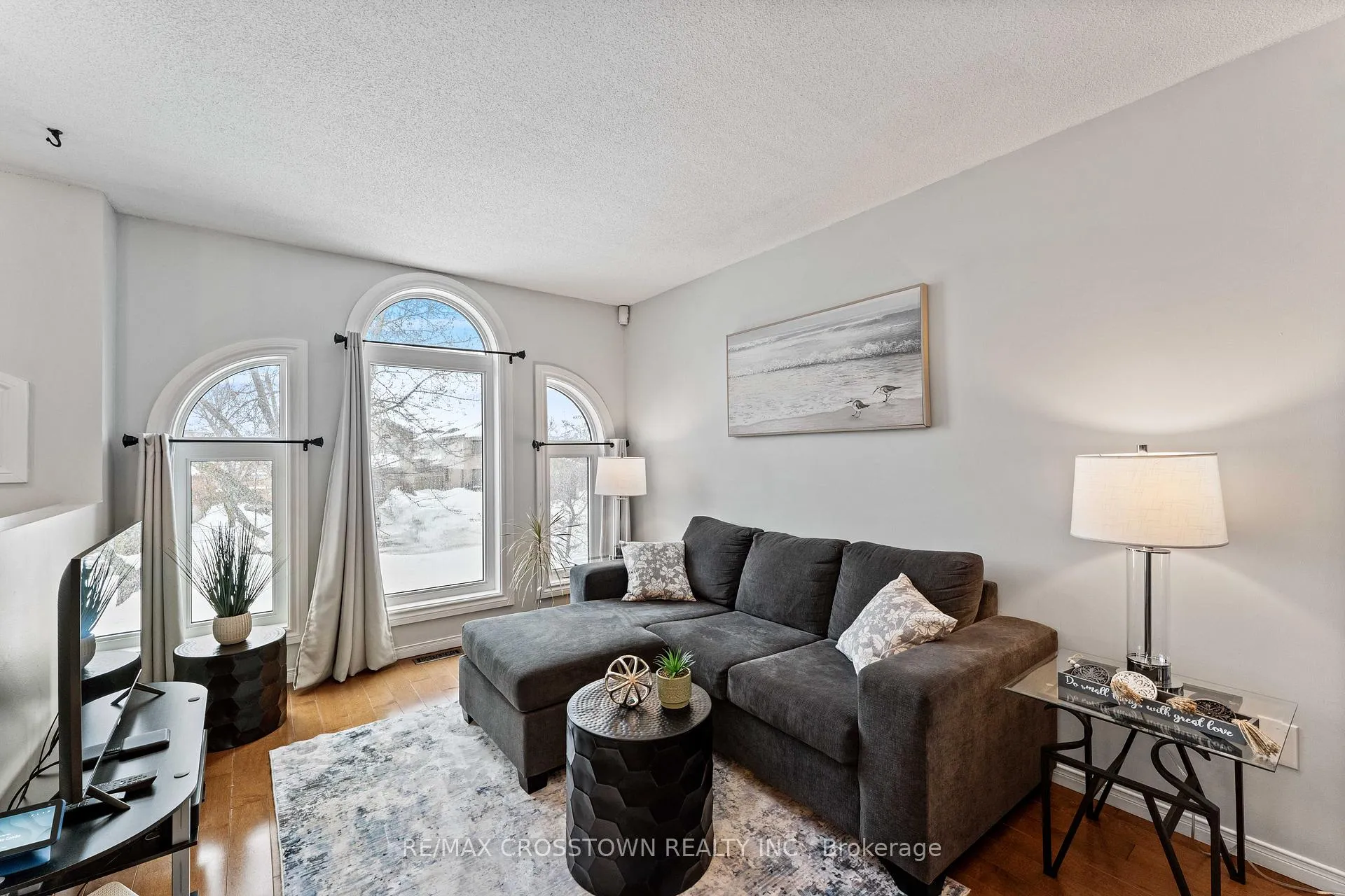 Photo 4 of 36 Leslie Avenue, Barrie, Holly — HOMEH