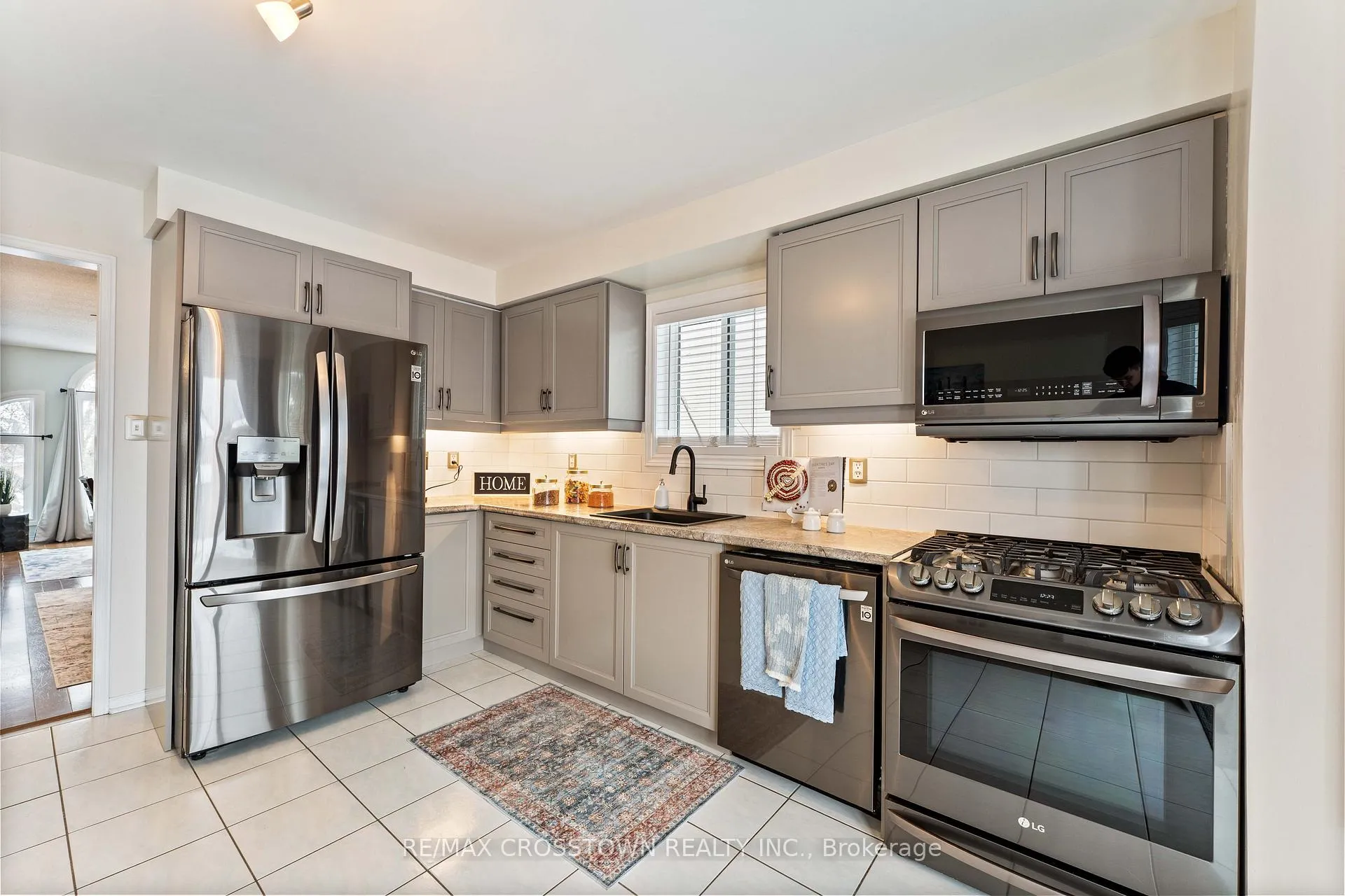 Photo 8 of 36 Leslie Avenue, Barrie, Holly — HOMEH