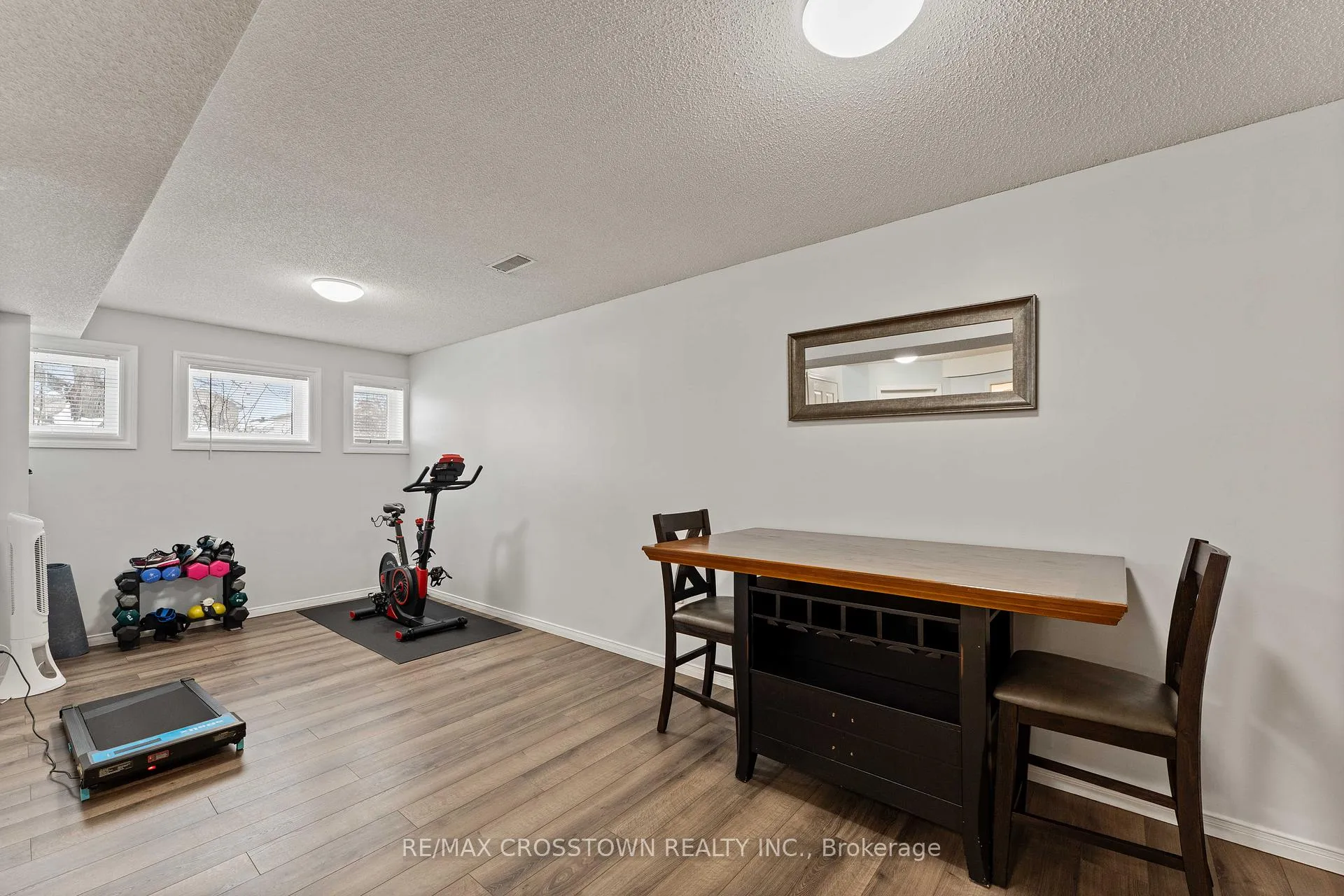 Photo 17 of 36 Leslie Avenue, Barrie, Holly — HOMEH