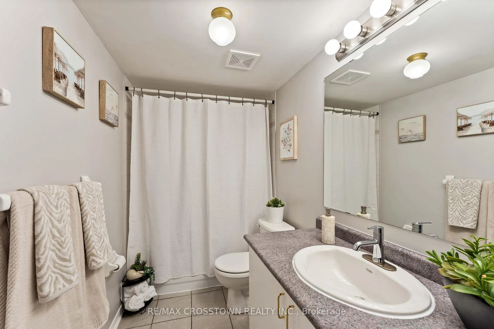Photo 20 of 36 Leslie Avenue, Barrie, Holly — HOMEH