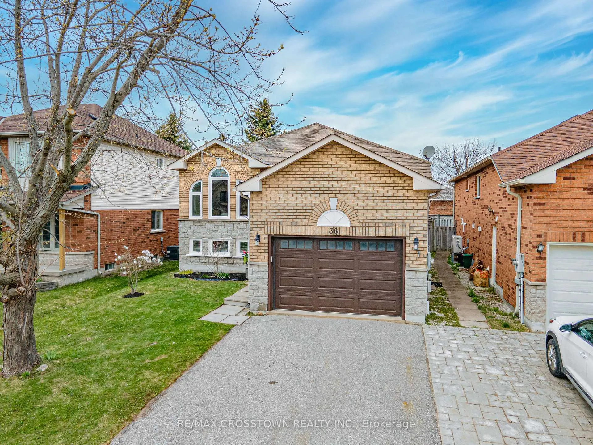 Photo 33 of 36 Leslie Avenue, Barrie, Holly — HOMEH