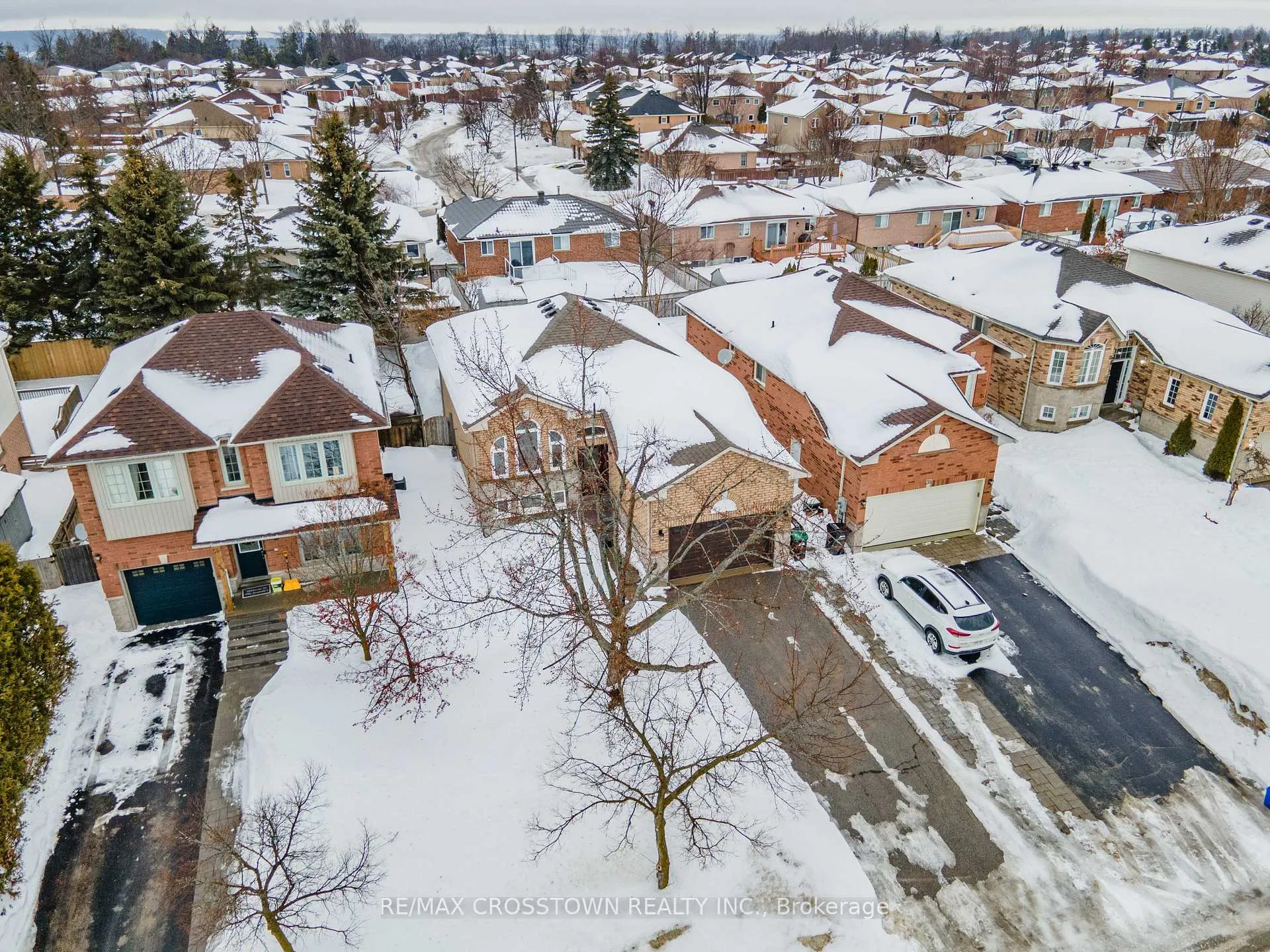 Photo 34 of 36 Leslie Avenue, Barrie, Holly — HOMEH