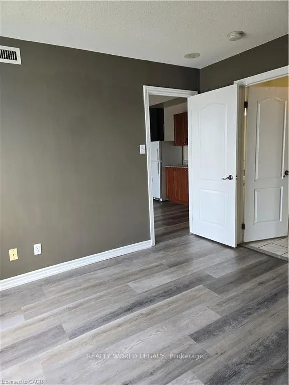 Photo 5 of Unit 1004, 135 James Street S, Hamilton, Corktown — HOMEH