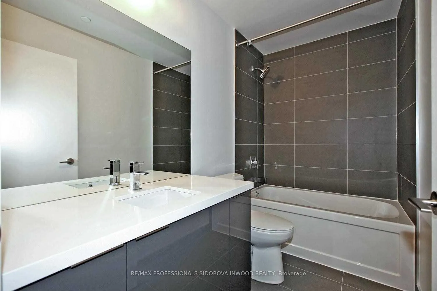Photo 6 of Unit 4103, 8 Eglinton Avenue E, Toronto, Mount Pleasant West — HOMEH