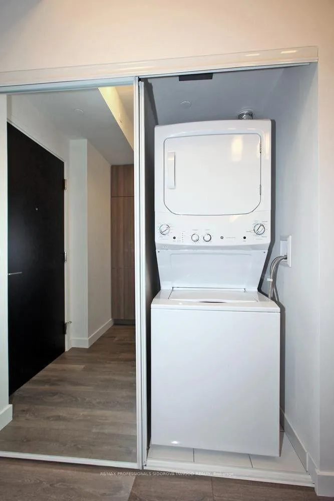Photo 9 of Unit 4103, 8 Eglinton Avenue E, Toronto, Mount Pleasant West — HOMEH