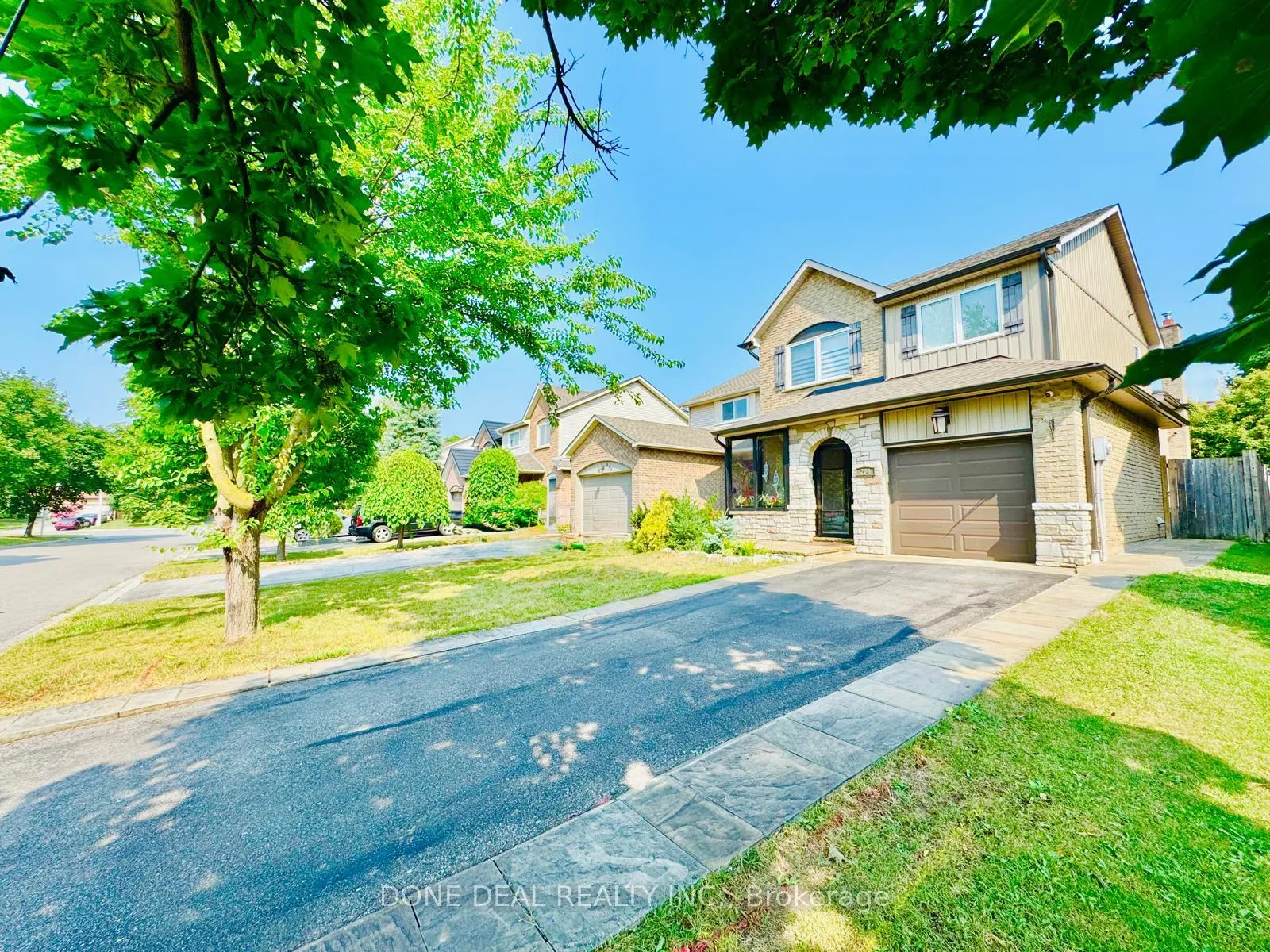 Photo 2 of 206 Harvest Drive, Milton, Bronte Meadows — HOMEH