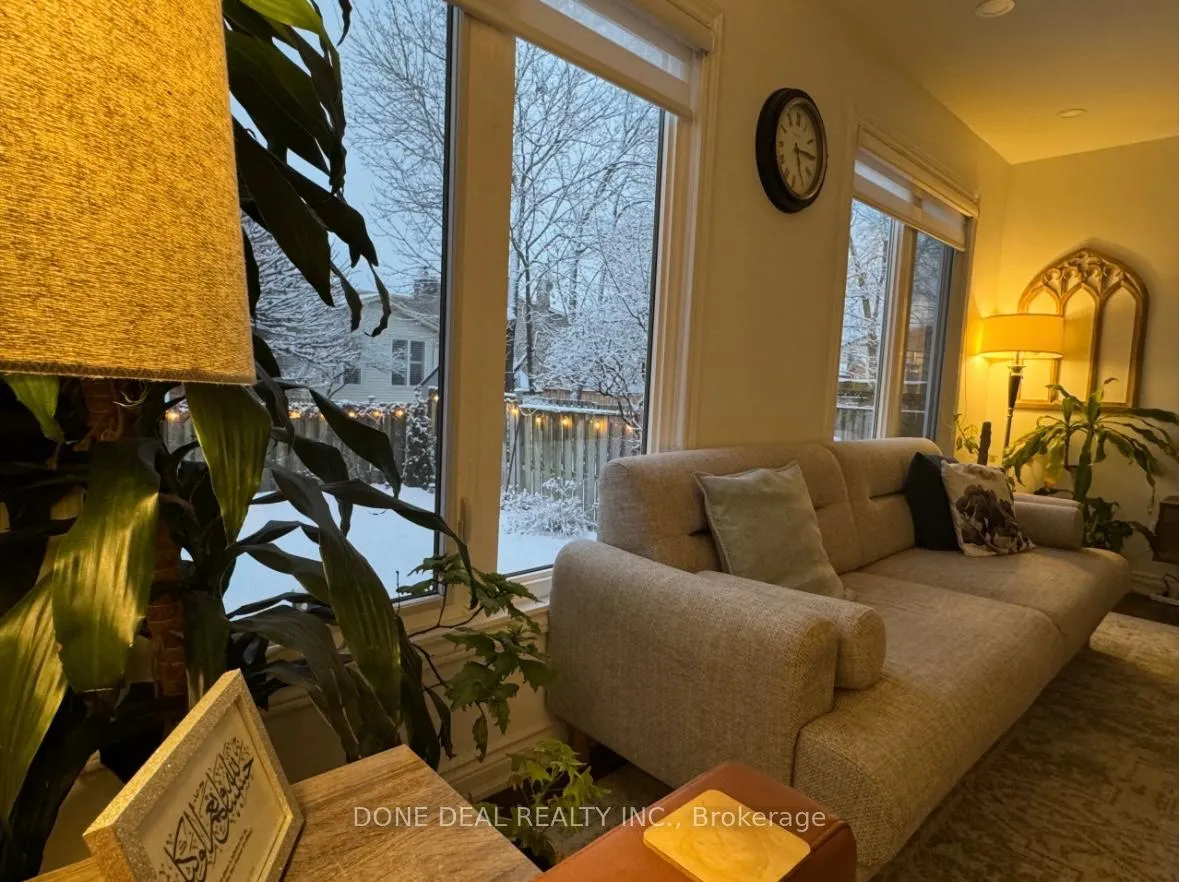 Photo 11 of 206 Harvest Drive, Milton, Bronte Meadows — HOMEH